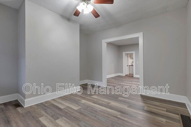 Building Photo - 293 E Woodrow Ave