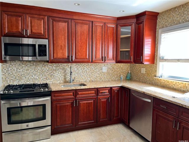 Foto del edificio - 268-8 83rd Ave