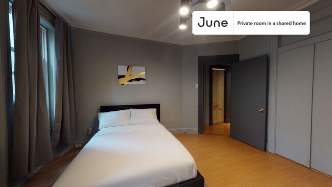 Foto del edificio - Room in Shared 4 bed/1 bath home in Hell's Kitchen