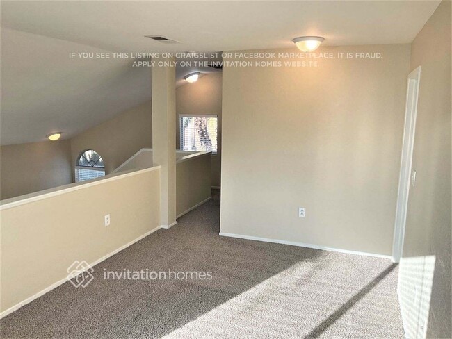 Foto del edificio - 2153 Running River Rd