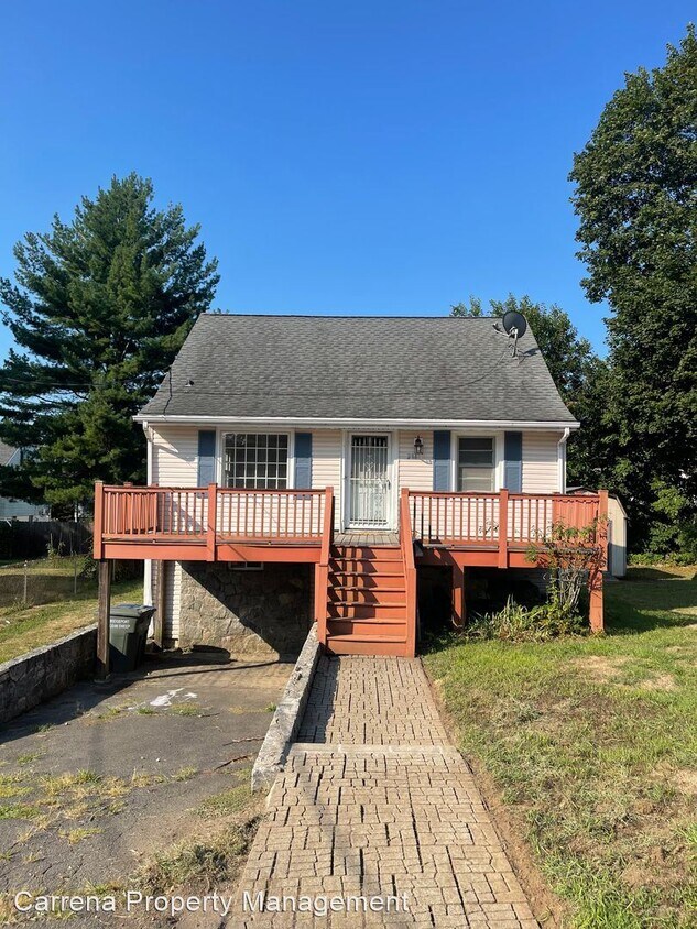 3 br, 1 bath House 281 Oakwood St House Rental in Bridgeport, CT