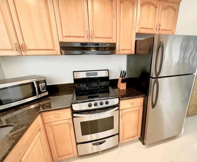 Foto del edificio - 9 N Birch Rd