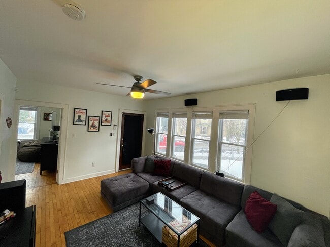Living Room - 1619 N Warren Ave