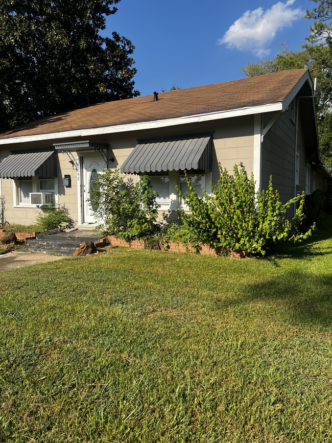 Foto del edificio - 2590 Linson St