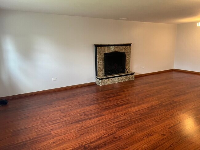 Building Photo - 1202 Iroquois Ln