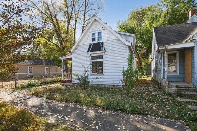 Building Photo - 1522 W Widenham St
