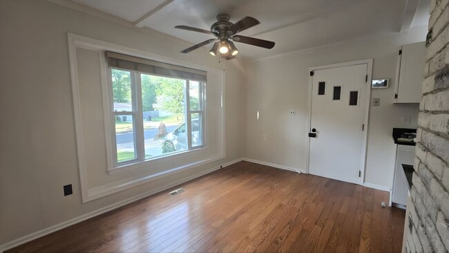 Building Photo - 814 Stag Way