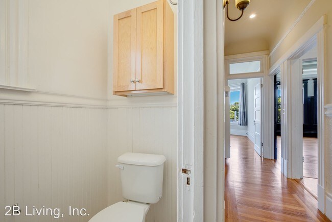 Building Photo - 524 Ashbury St