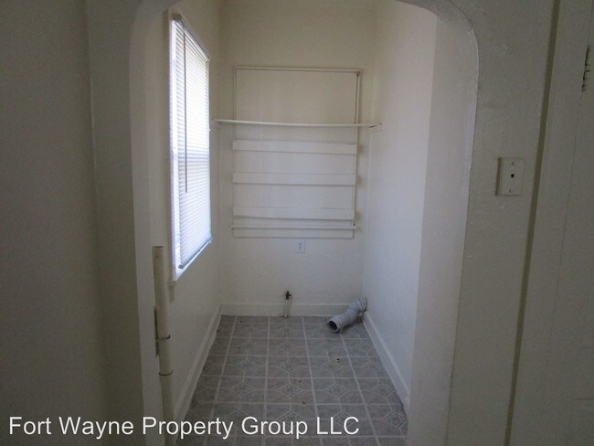 Building Photo - 3 br, 1 bath House - 121 Esmond Street