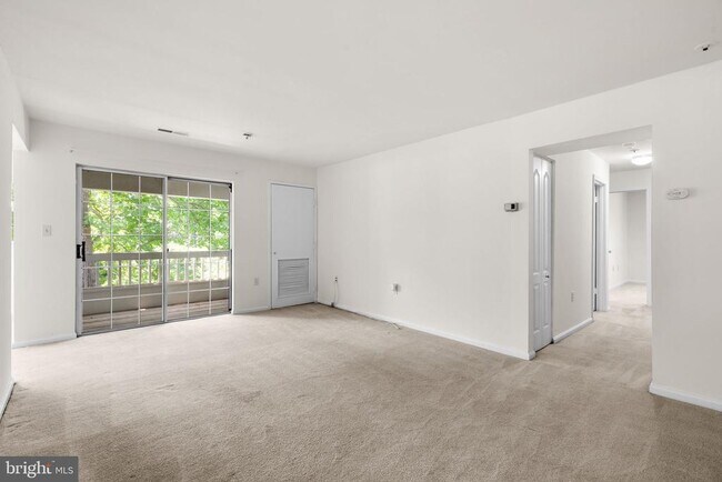 Foto del edificio - 8387 Montgomery Run Rd