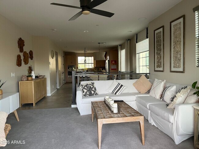 Foto del edificio - 1663 E Hampton Ln