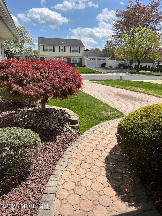 Building Photo - 32 Idlewild Ln