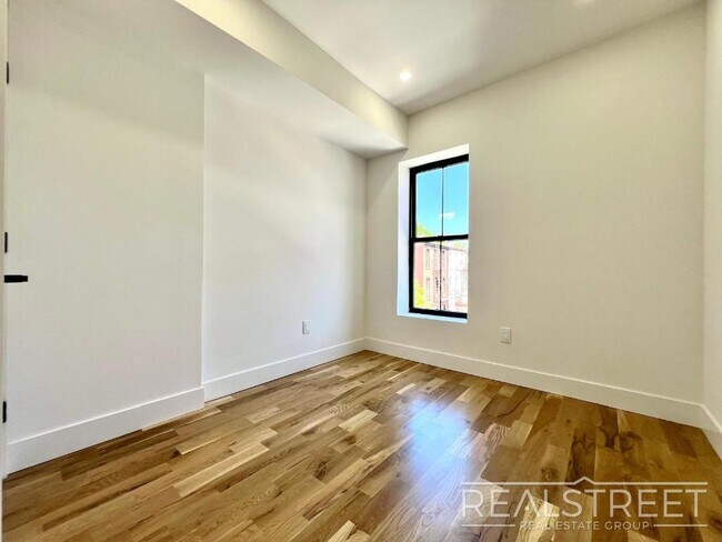 Foto del edificio - Brand New 2 bed 2 Bath in Ocean Hill!