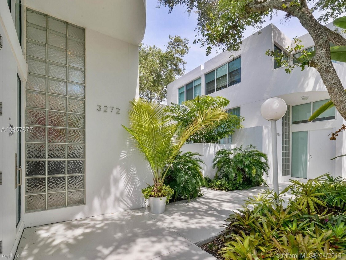 2 br, 3 bath - 3272 Virginia St # A-1B - 2 br, 3 bath  - 3272 Virginia St # A-1B