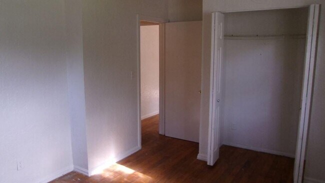 Building Photo - 3/1 Single family home for rent $950