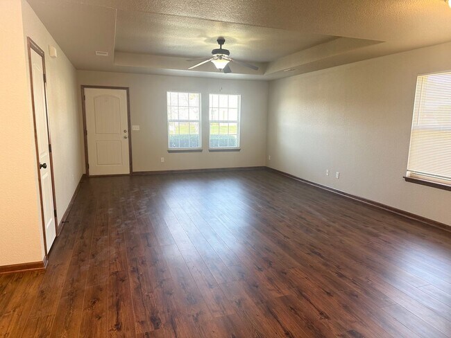 Foto del edificio - 110-114 SW Rose Garden St