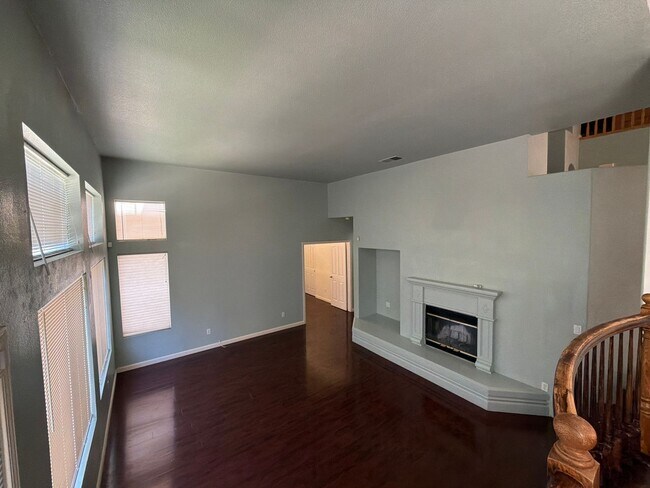 Building Photo - 709 Black Oak Way