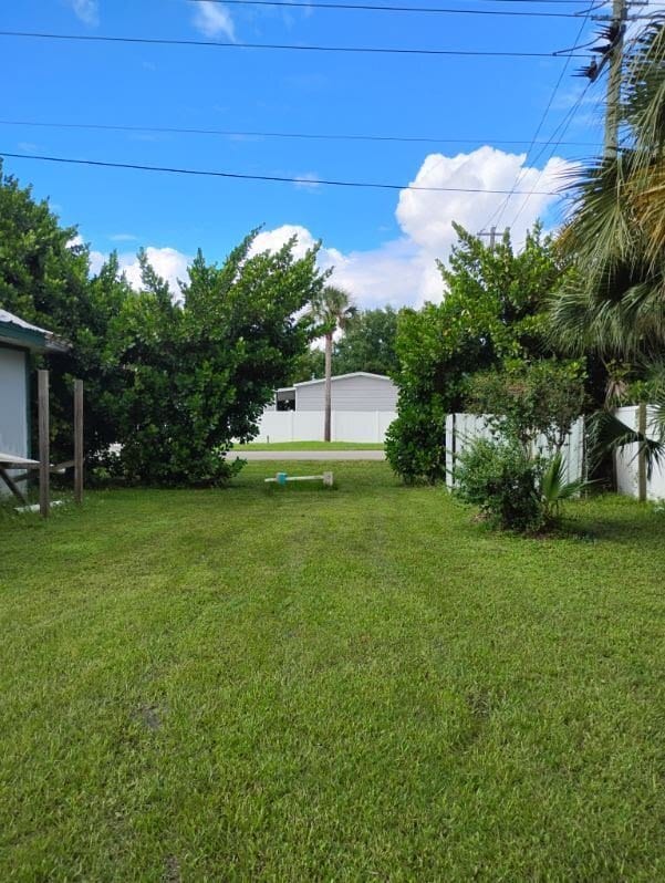 Building Photo - 1475 N Bridge St