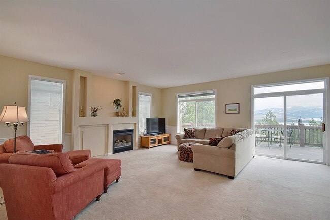 Building Photo - 5063 S Hillcrest Ln