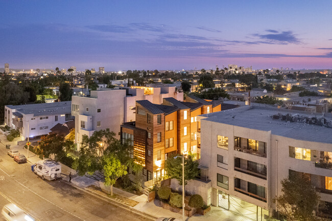 Foto del edificio - 1033 N Vista St