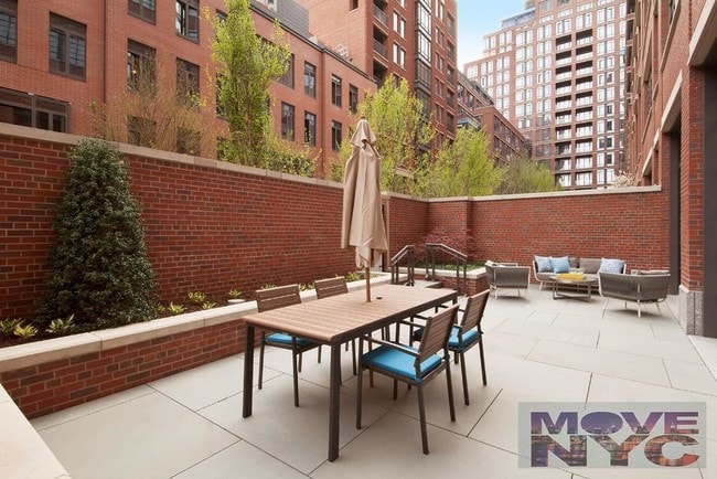 Foto del edificio - 140 W 12th St