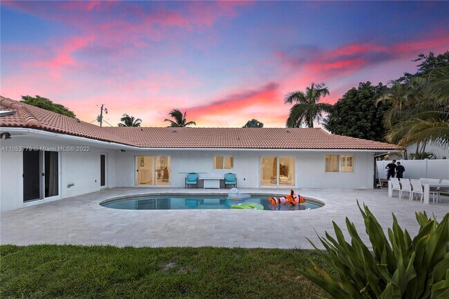 Foto del edificio - 2824 NE 35th St
