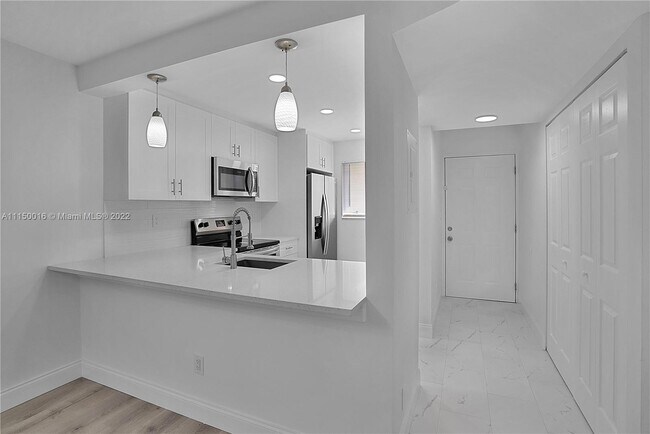 Foto del edificio - 9395 Boca Cove Cir