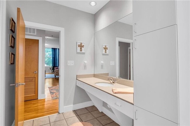 Photo - Prime Location House