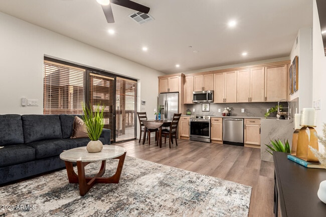 Foto del edificio - 12005 N Panorama Dr