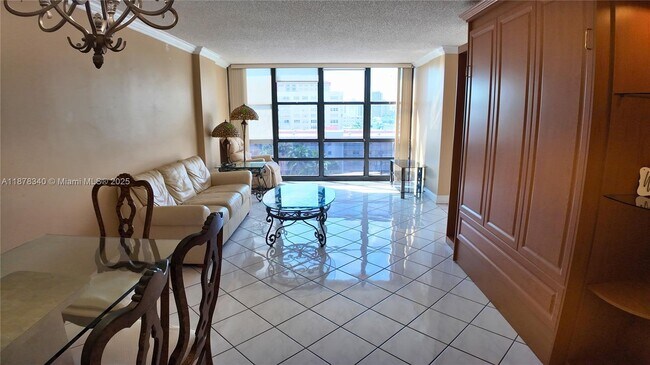 Building Photo - 2017 S Ocean Dr