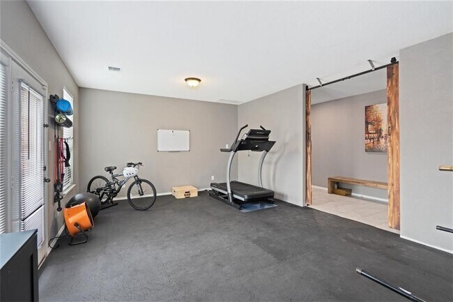 Sala flexible: gimnasio/sala de juegos/sala multimedia - 3060 Freeman Park Dr