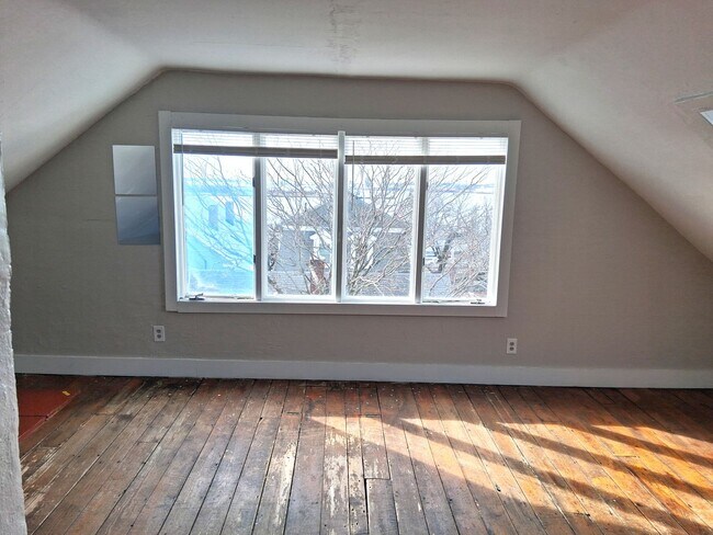 Foto del edificio - 46 Armstrong Ave