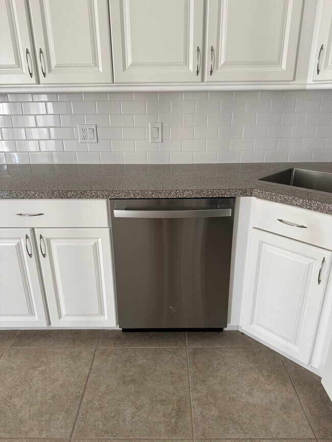 open open kitchen - 5604 Eagle Lake Dr