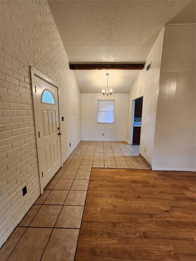 Foto del edificio - 6909 Cooper Ln