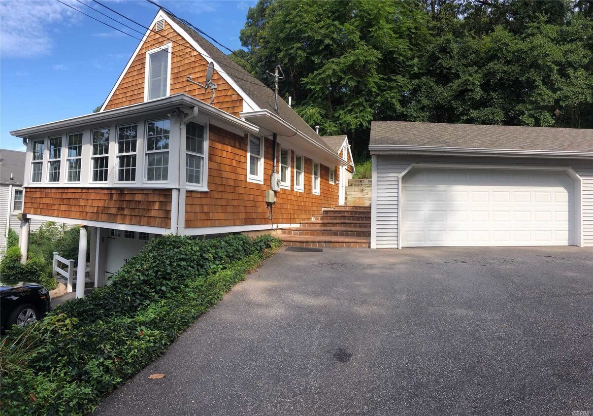 Primary Photo - 50 E Shore Rd