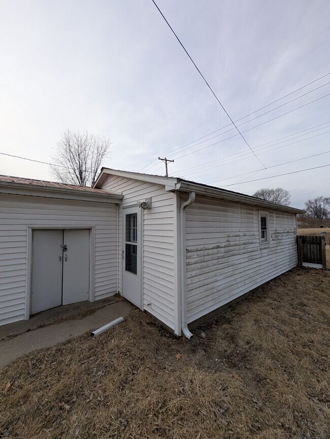 Foto del edificio - Affordable 2 Bedroom Single Family Home for Rent in Rock Falls Coming Soon!