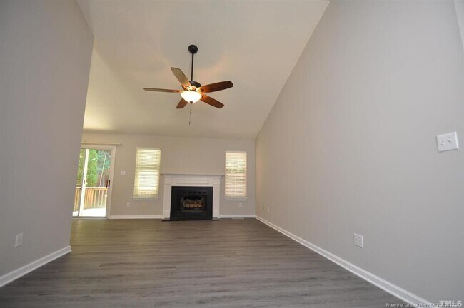 Foto del edificio - 205 W Wyatts Pond Ln