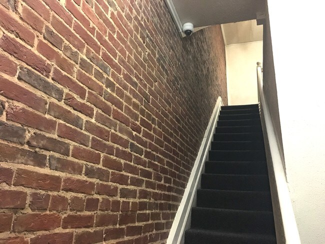 Building Photo - Flats at 2017 St. Paul