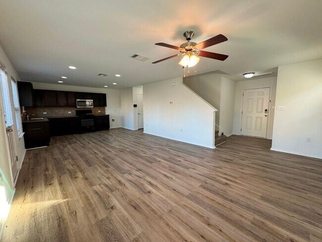 Foto del edificio - 15206 Walcott Dr