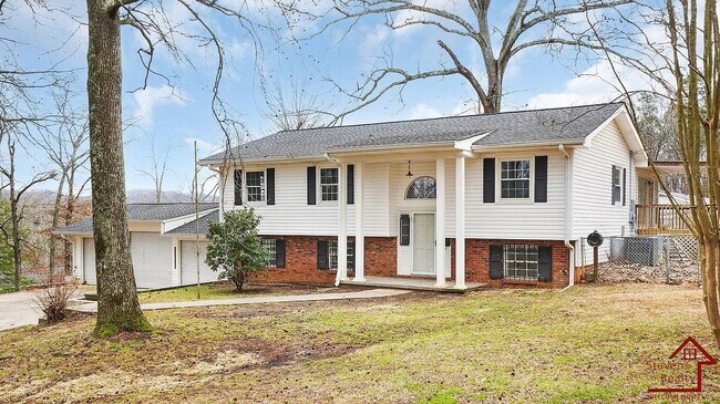 Foto del edificio - 510 Knollwoods Rd