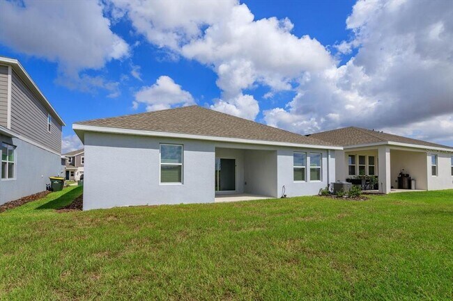 Foto del edificio - 3048 Armstrong Ave