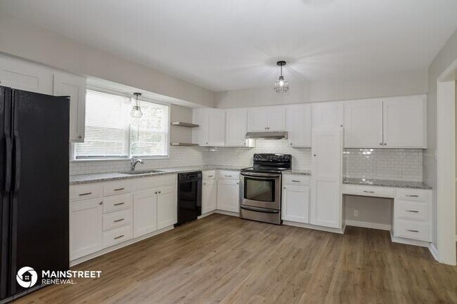 Building Photo - 13011 MANCHESTER AVENUE, GRANDVIEW, MO 64030