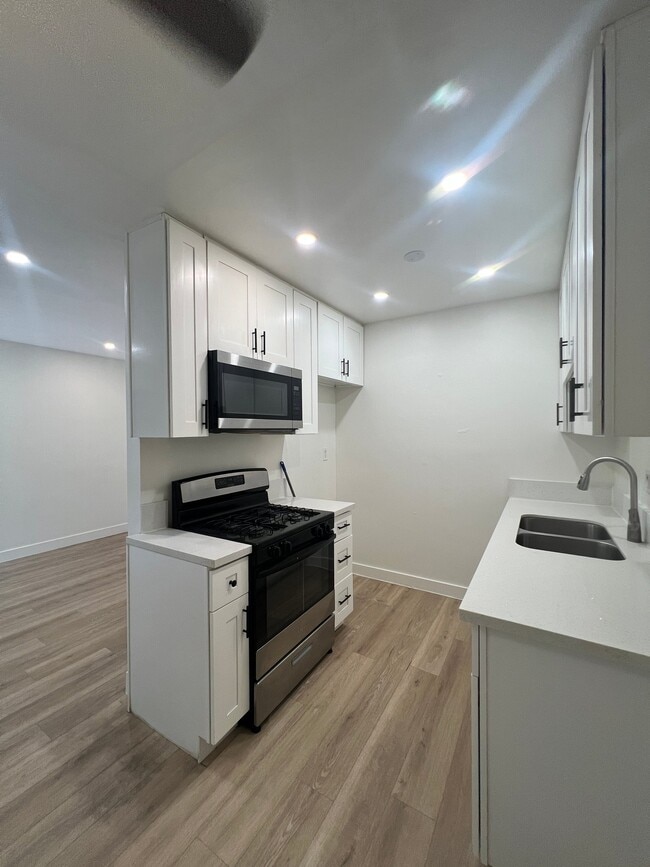 Building Photo - 10761 Palma Vista Ave