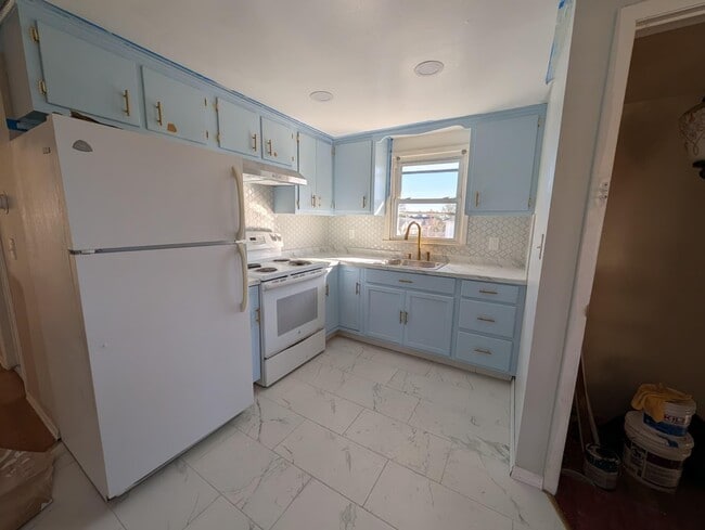 Building Photo - 311 Litchfield Ave