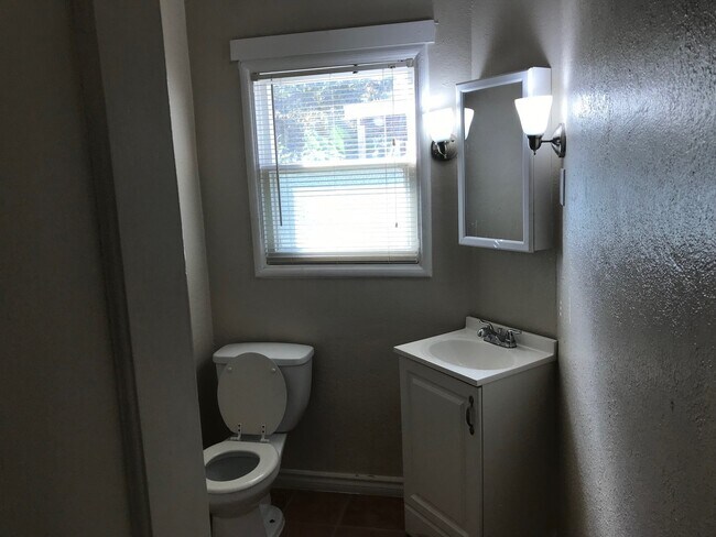 Foto del edificio - Coming Soon!! Apply Now!! HVAC