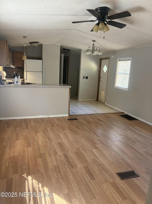 Foto del edificio - 119 Davis St