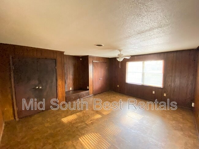 Building Photo - 1693 Winfield Rd
