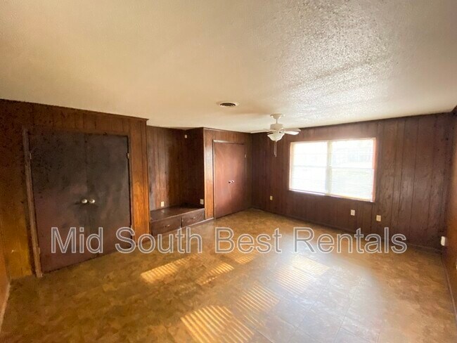Foto del edificio - 1693 Winfield Rd