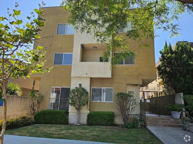 Building Photo - 1471 S Wooster St