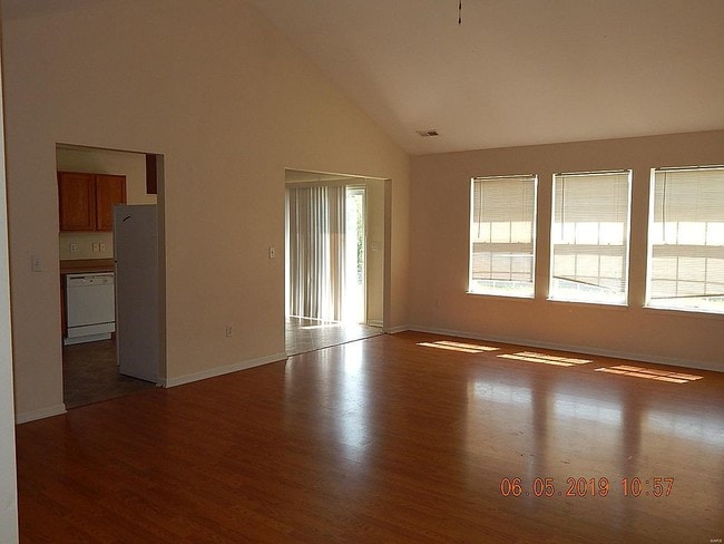 Building Photo - 24493 Tanglewood Rd